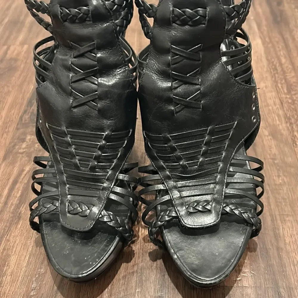 Pour La Victoire Black Leather Platform High Heels, Size 9